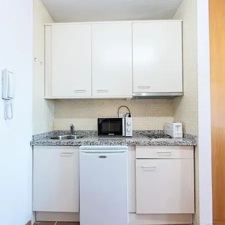 Holidays, Arttyfal, 2 4 Personas, Parking Y Wi-fi