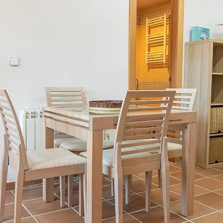 Holidays, Arttyfal, 2 4 Personas, Parking Y Wi-fi Apartment