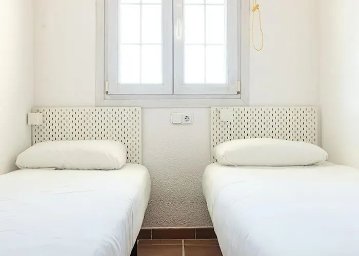 Holidays, Arttyfal, 2 4 Personas, Parking Y Wi-fi *