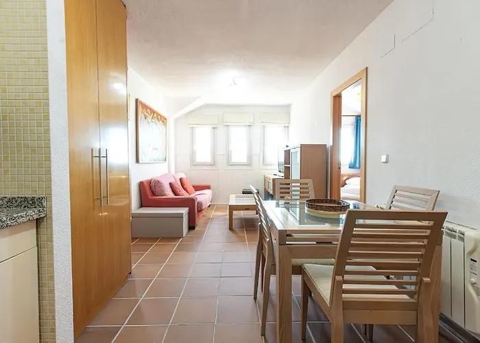 Holidays, Arttyfal, 2 4 Personas, Parking Y Wi-fi