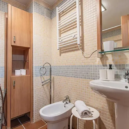 Holidays, Arttyfal, 2 4 Personas, Parking Y Wi-fi Appartement *