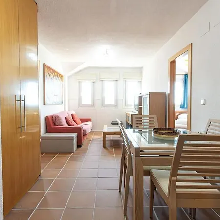 Holidays, Arttyfal, 2 4 Personas, Parking Y Wi-fi