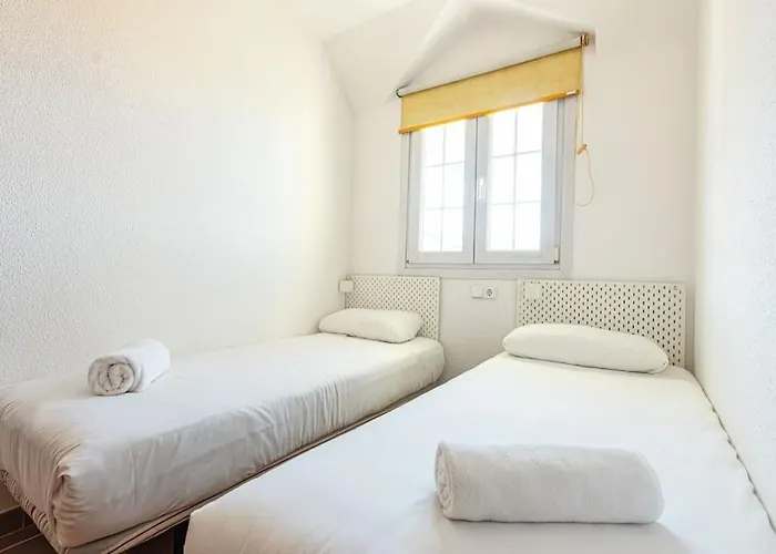 Holidays, Arttyfal, 2 4 Personas, Parking Y Wi-fi Sierra Nevada